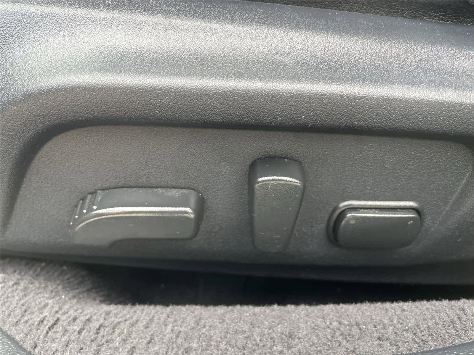 Used 2017 Subaru Outback 3.6R Limited AWD/4WD image 13