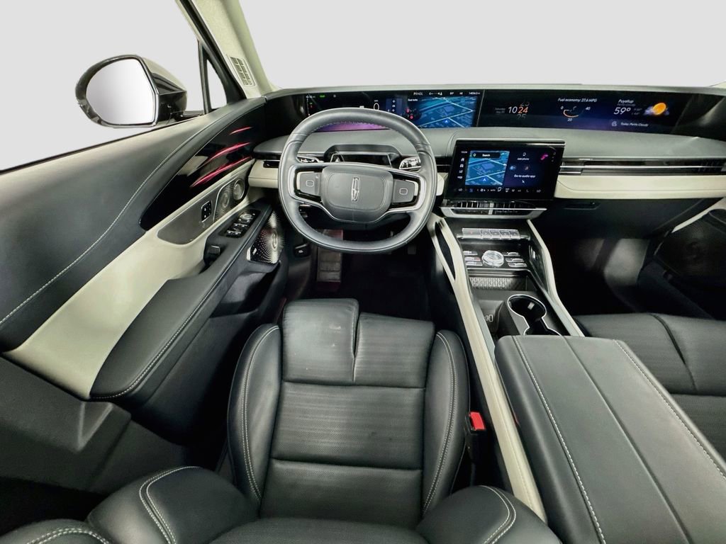 Used 2025 Lincoln Nautilus Reserve AWD/4WD image 15