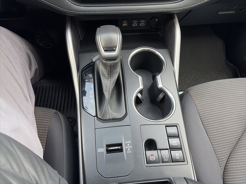 Used 2023 Toyota Highlander LE image 18