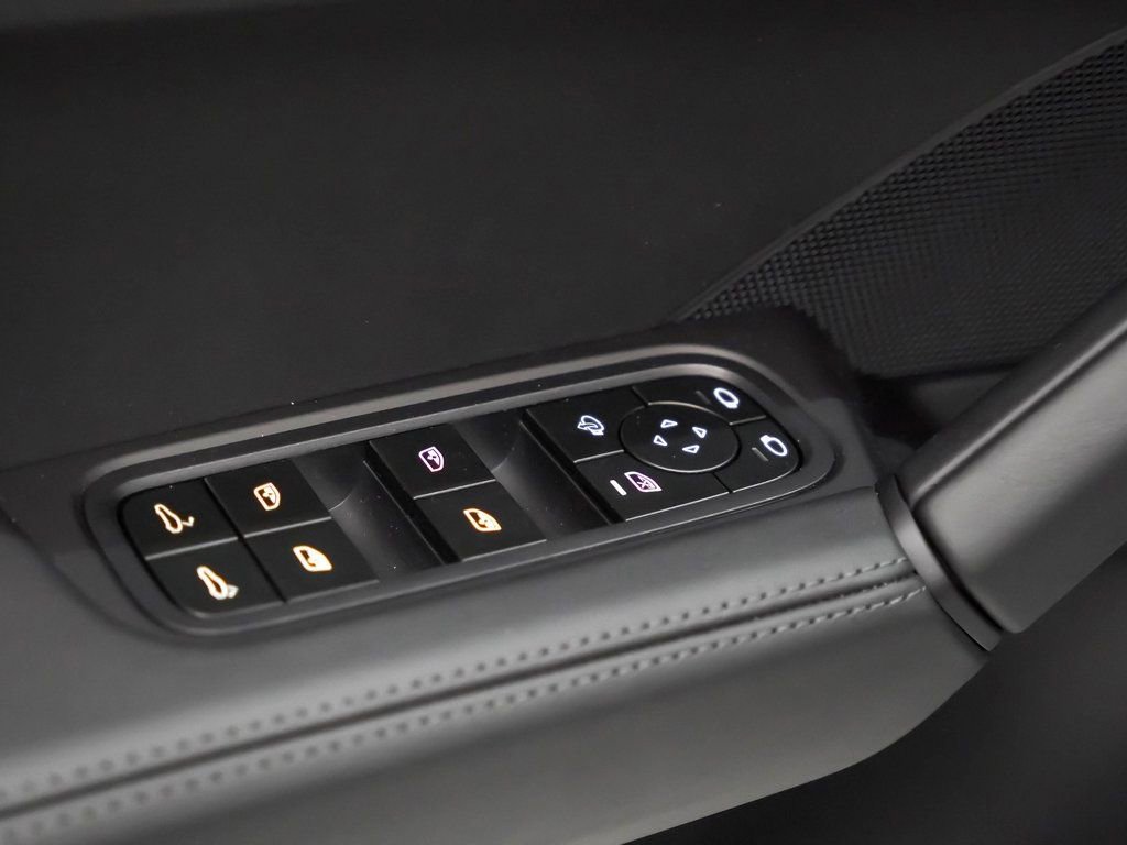 Certified 2025 Porsche Cayenne Coupe image 23