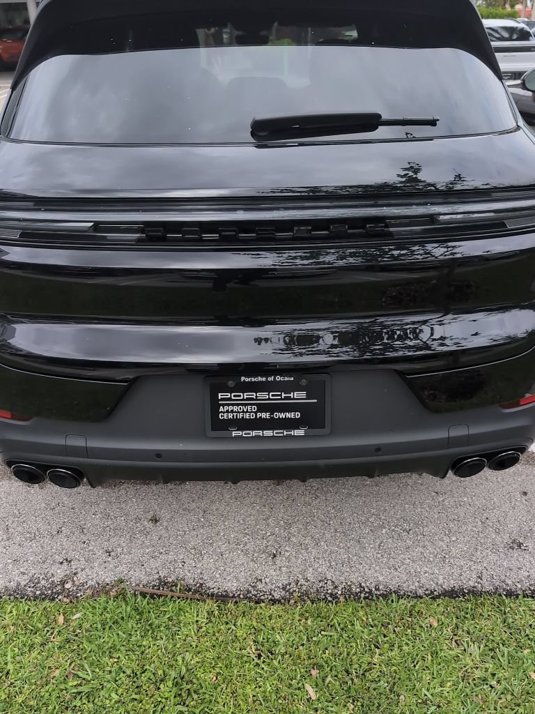 Certified 2025 Porsche Cayenne AWD/4WD image 9