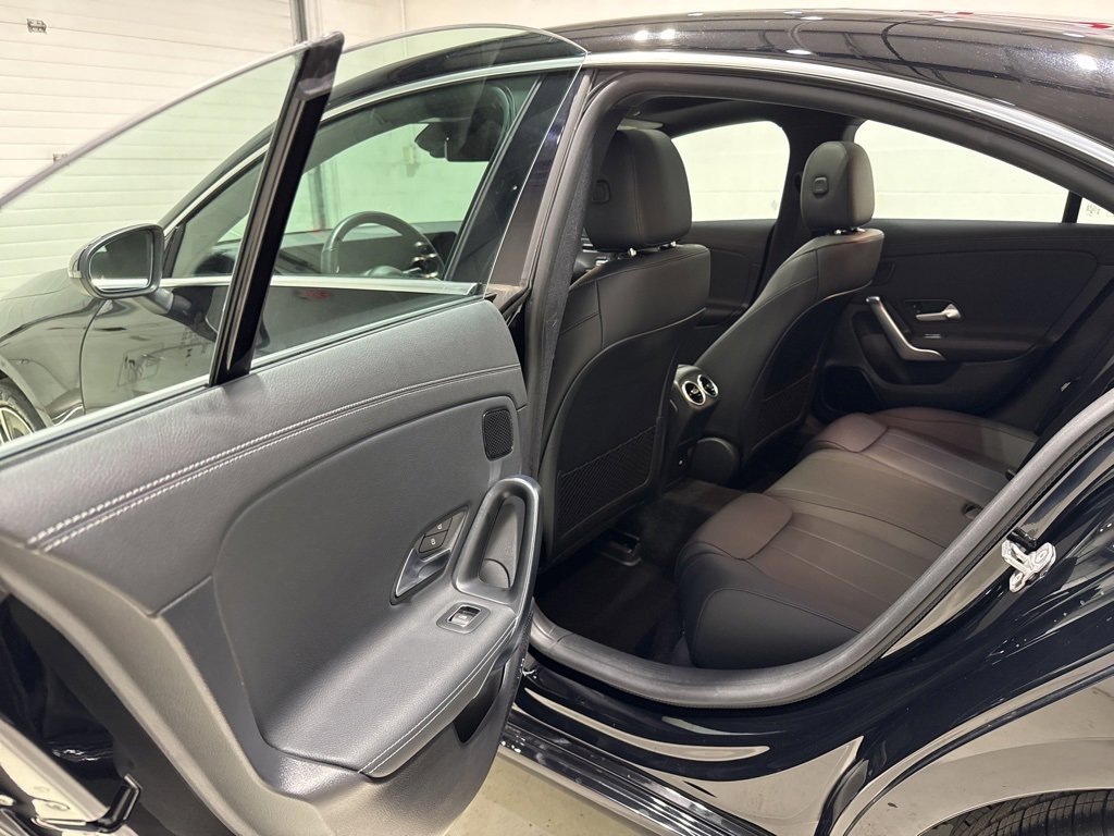 Used 2025 Mercedes-Benz CLA 250 4MATIC w/ Exclusive Package image 32
