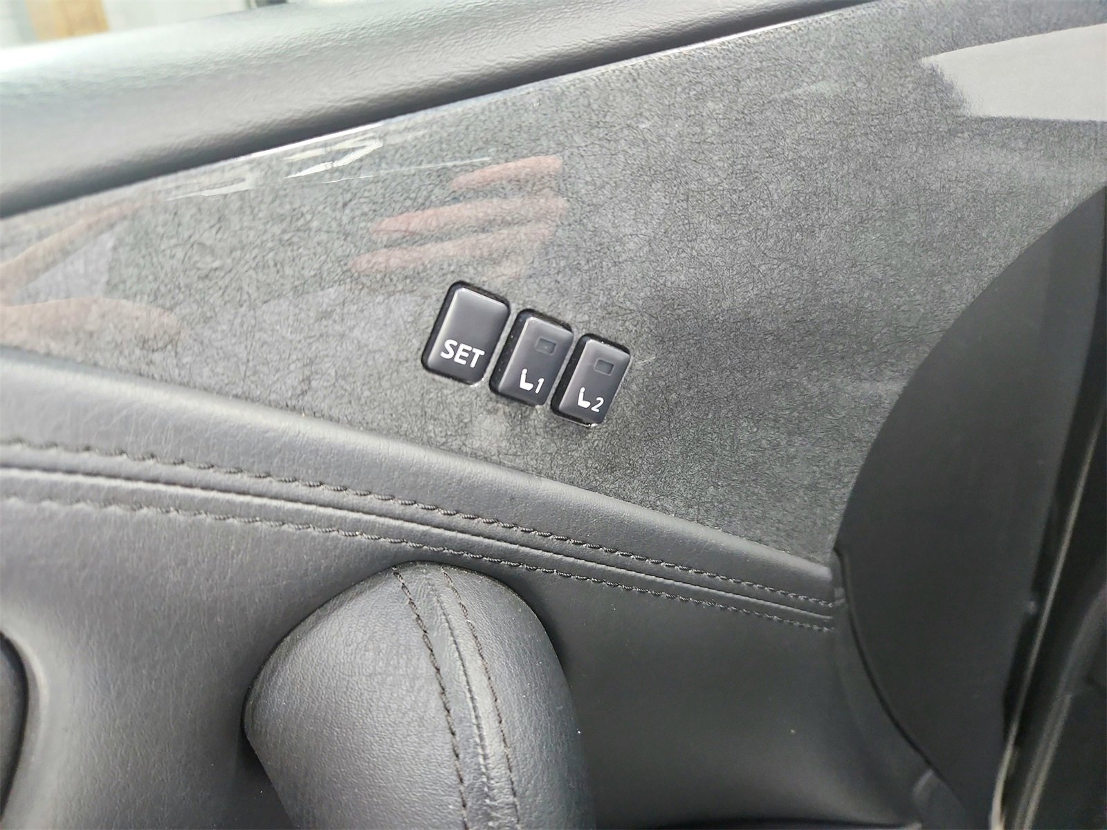 Used 2023 Nissan Armada SL w/ Midnight Edition Package image 21