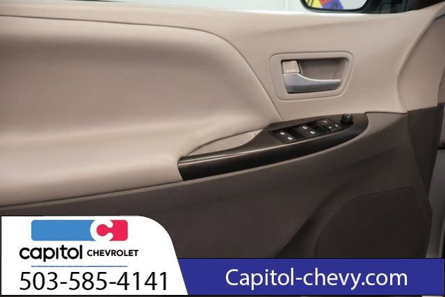 Used 2018 Toyota Sienna LE FWD image 10