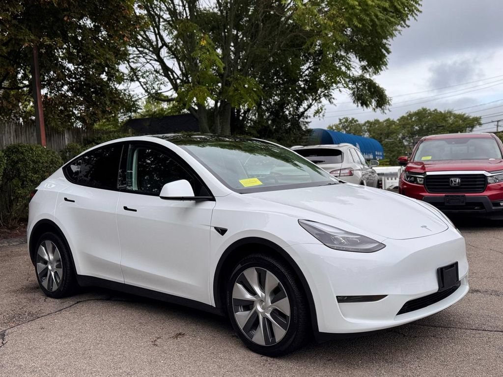 Used 2024 Tesla Model Y Long Range AWD/4WD image 8
