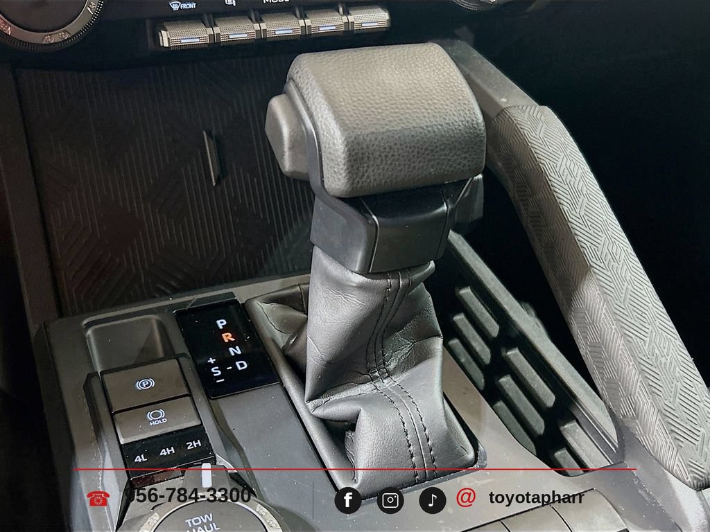 Used 2025 Toyota Tacoma SR5 AWD/4WD image 15