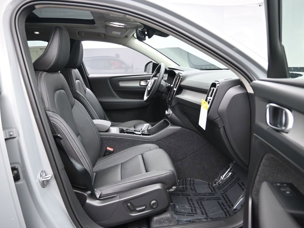 New 2026 Volvo XC40 B5 Plus w/ Protection Package Premier image 26
