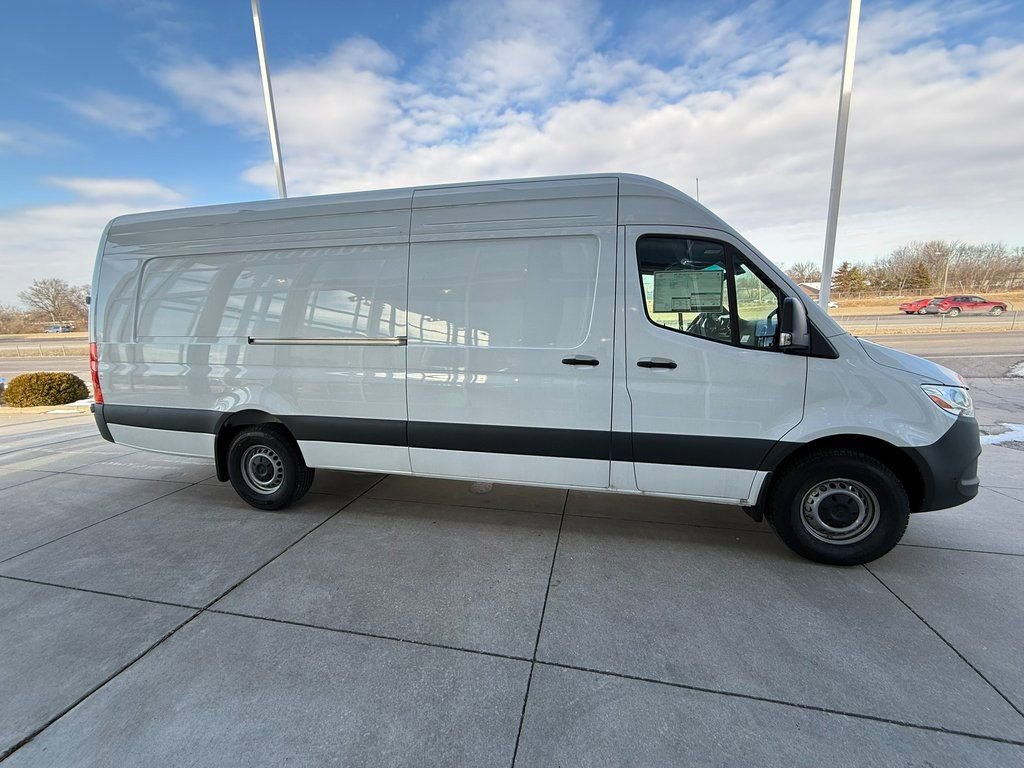New 2025 Mercedes-Benz Sprinter 2500 image 4