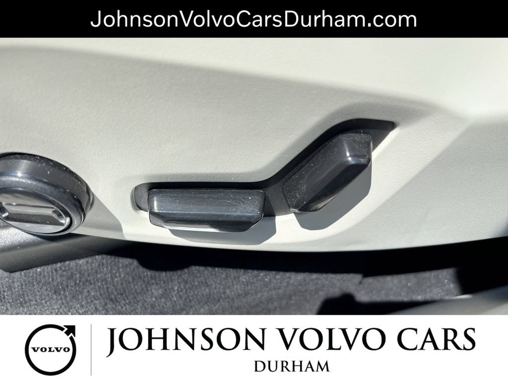 Used 2023 Volvo XC90 B5 Plus w/ Protection Package Premier AWD/4WD image 14
