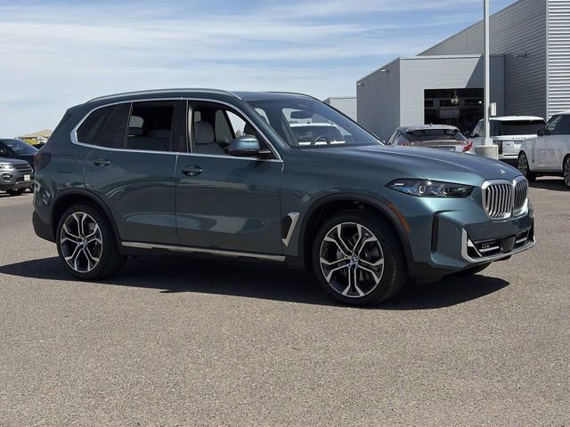 Used 2026 BMW X5 xDrive40i w/ Premium Package AWD/4WD image 4