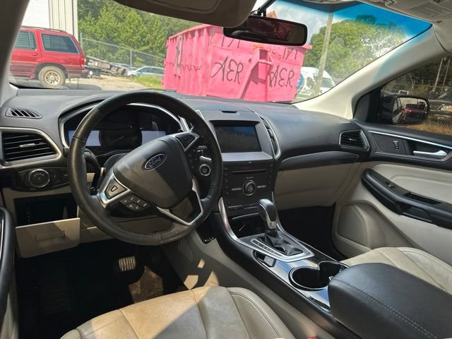 Used 2016 Ford Edge Titanium FWD image 13