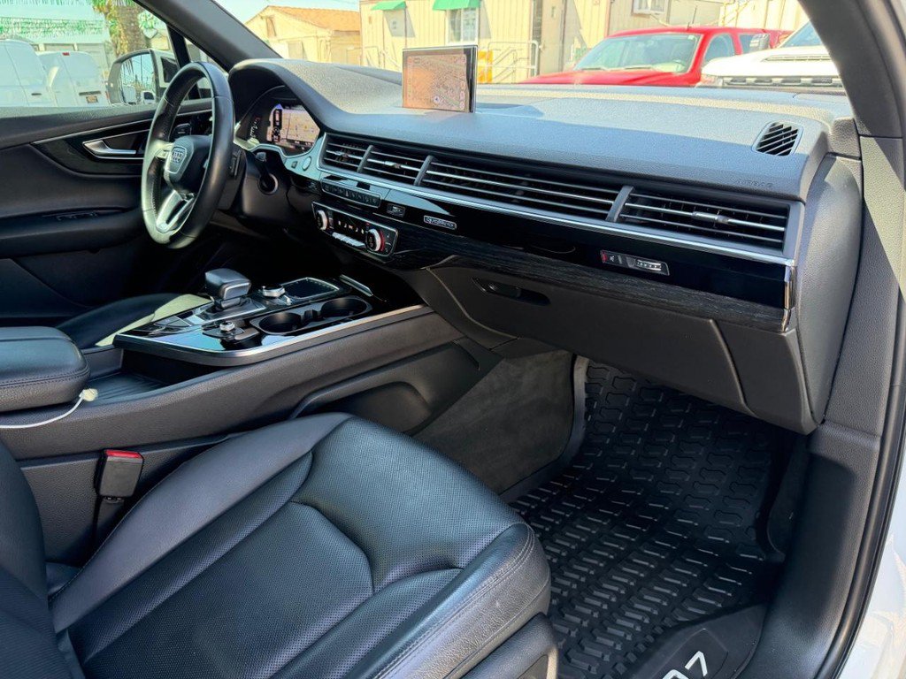 Used 2019 Audi Q7 3.0T Prestige AWD/4WD image 20