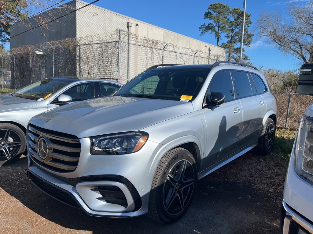 Used 2025 Mercedes-Benz GLS 450 4MATIC image 2
