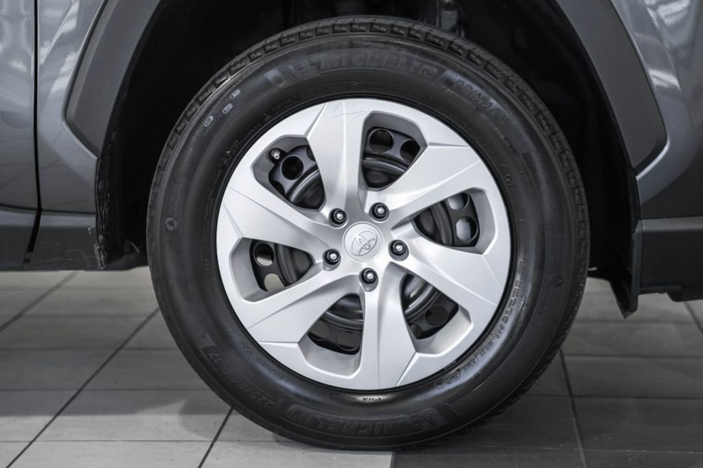 Used 2024 Toyota RAV4 LE image 15