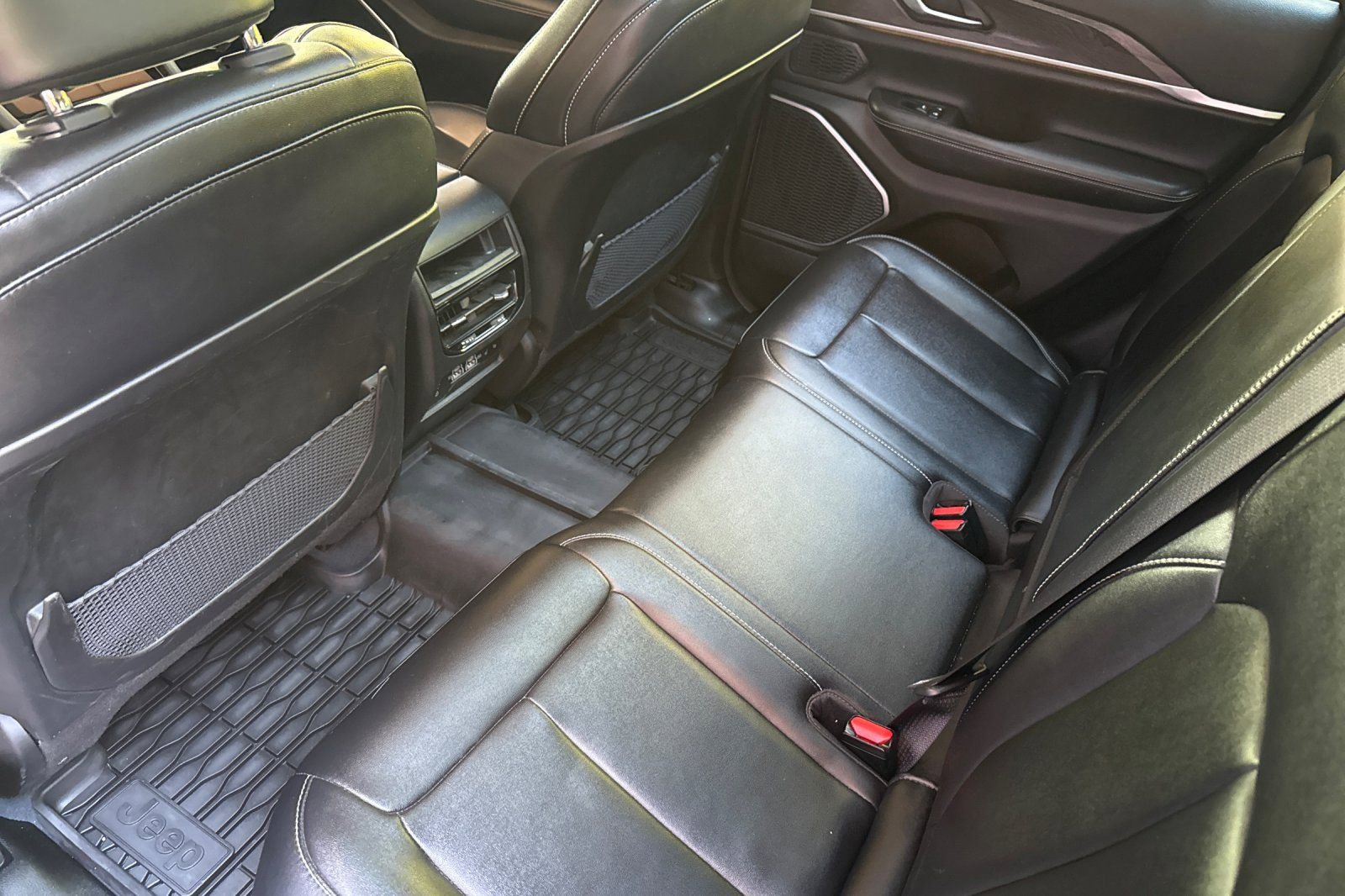 Used 2023 Jeep Grand Cherokee 4WD 4xe image 12