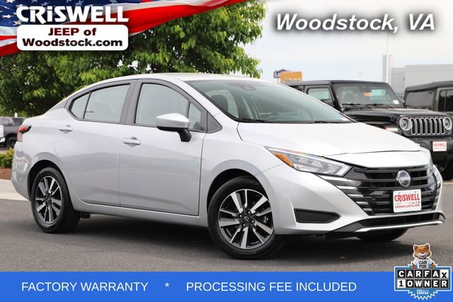 Used 2025 Nissan Versa SV FWD image 1
