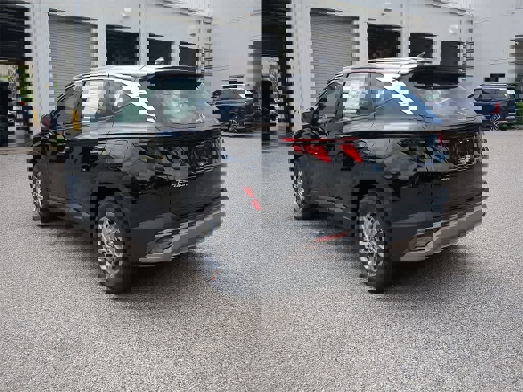 New 2026 Hyundai Tucson SE image 4