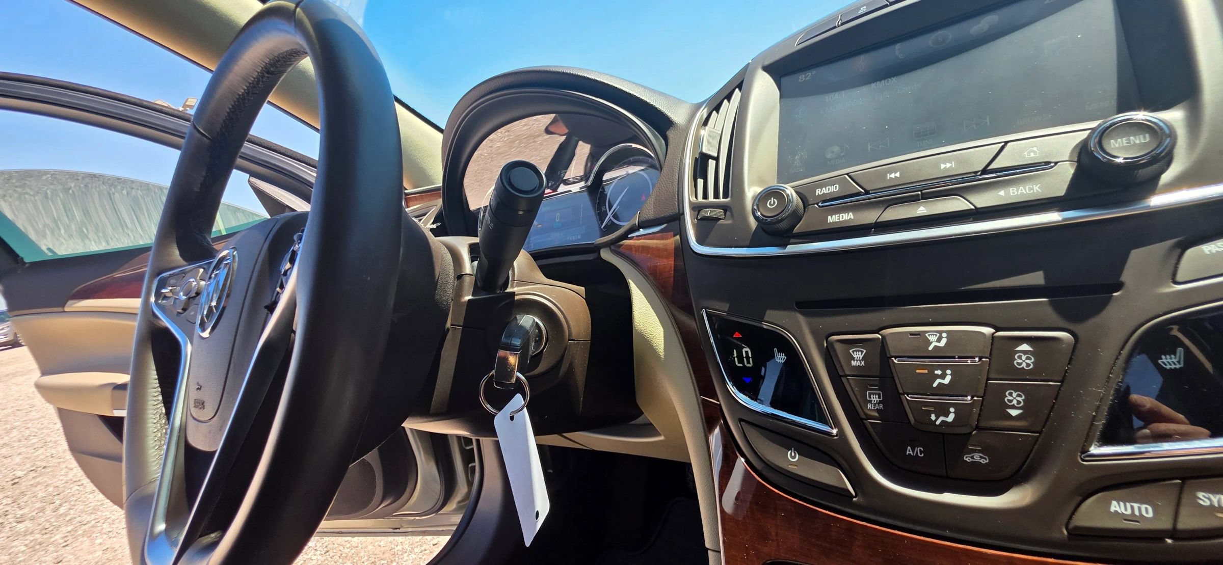 Used 2016 Buick Regal FWD image 17