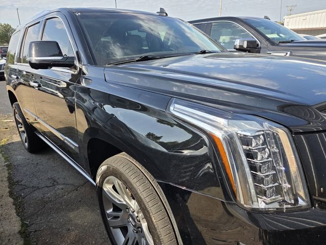 Used 2017 Cadillac Escalade Premium Luxury image 7