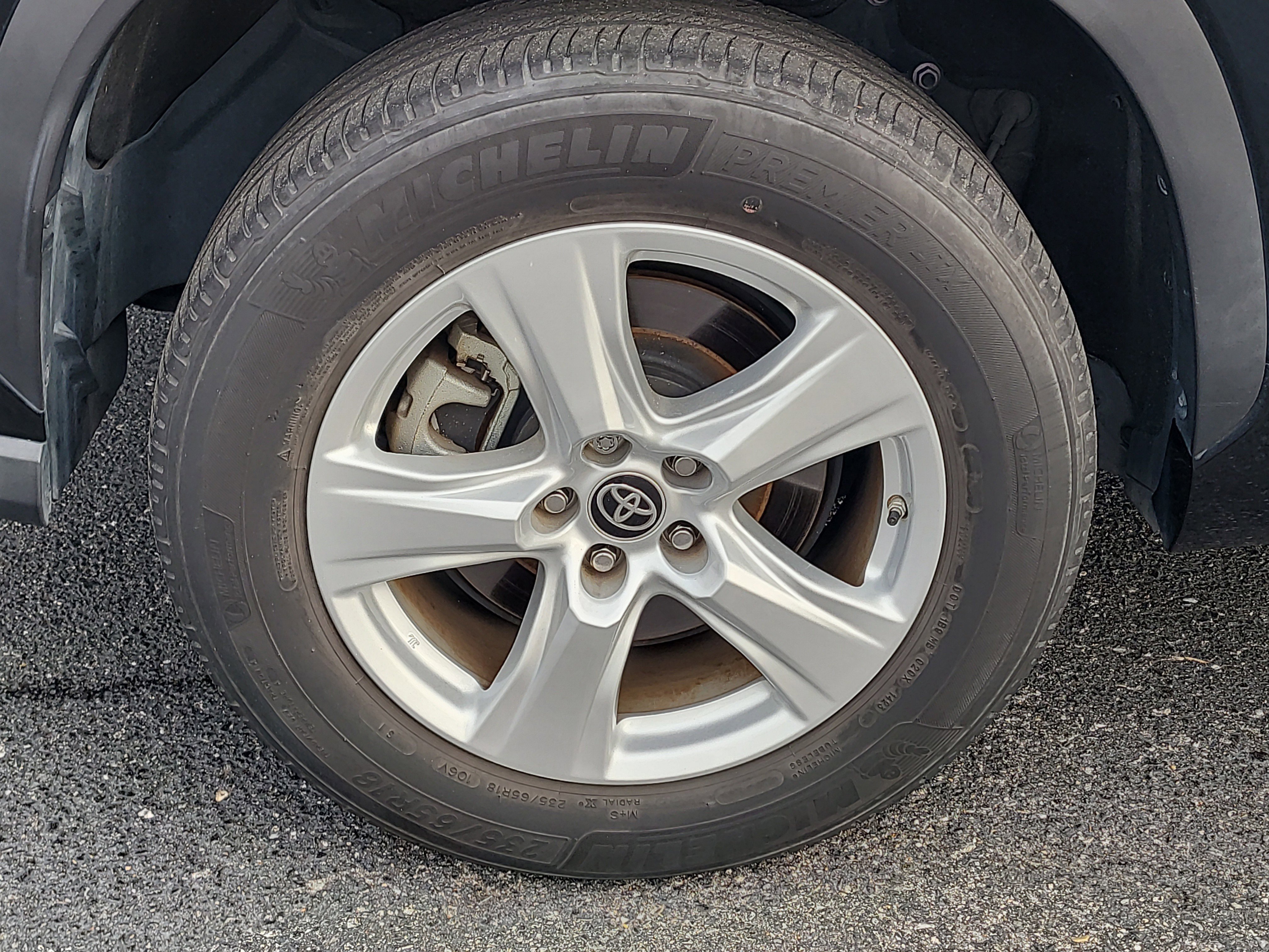 Used 2023 Toyota Highlander L FWD image 9