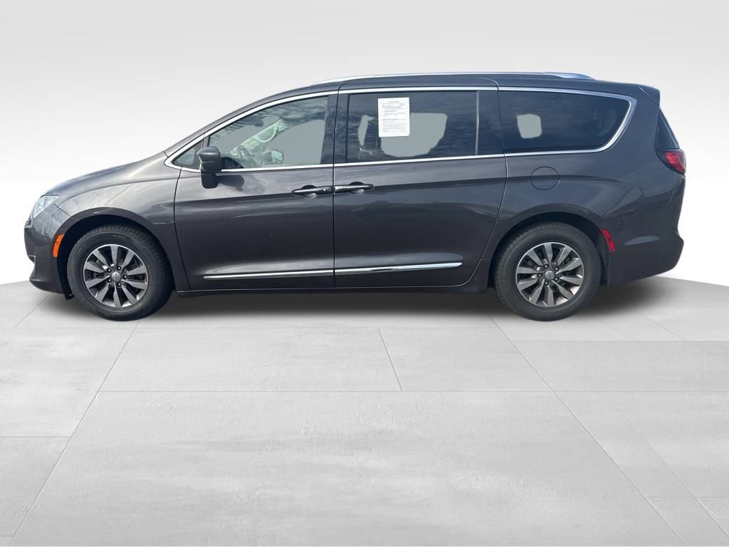 Used 2020 Chrysler Pacifica Touring-L Plus image 4