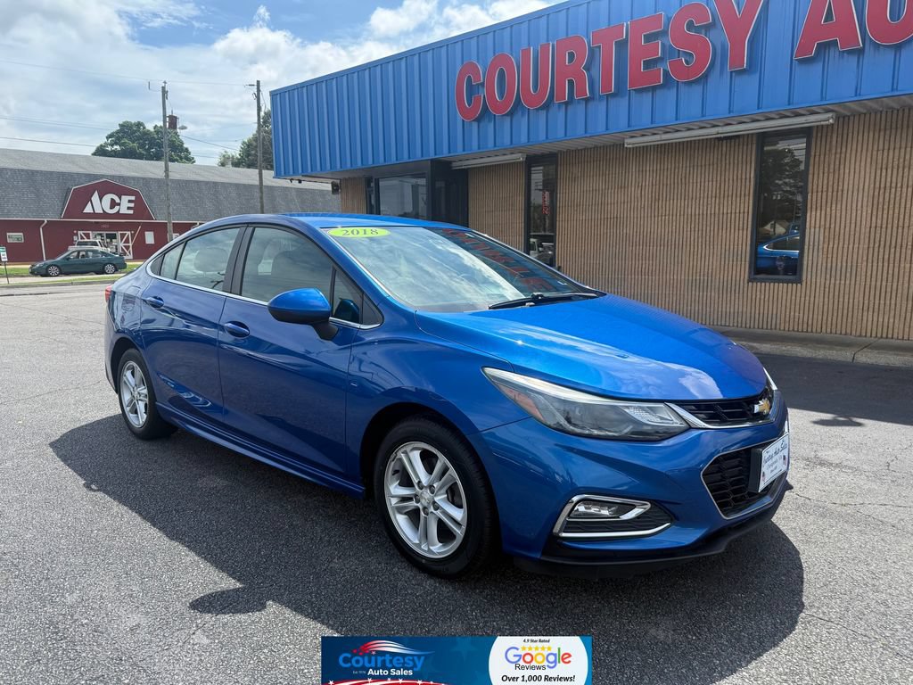 Used 2018 Chevrolet Cruze LT FWD image 1