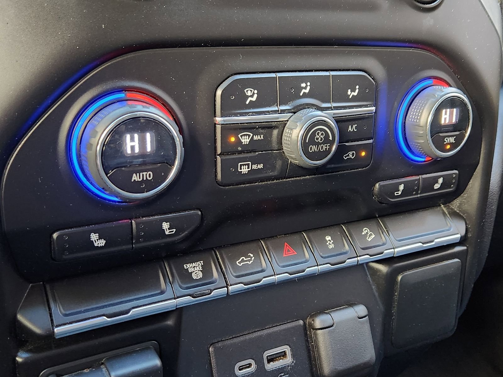 Used 2023 Chevrolet Silverado 2500 LT w/ Convenience Package image 21