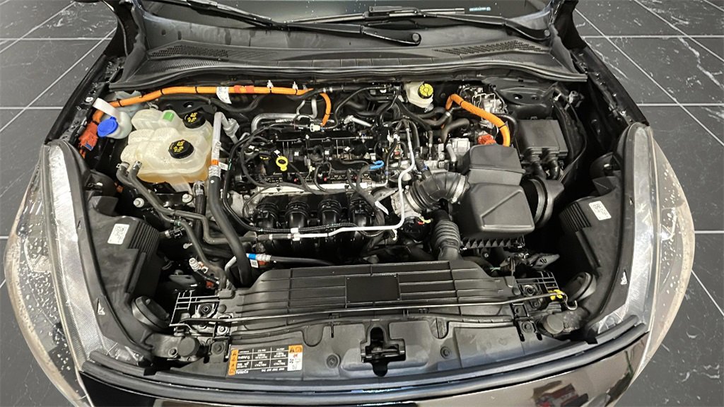 Used 2020 Ford Escape SE Sport image 18