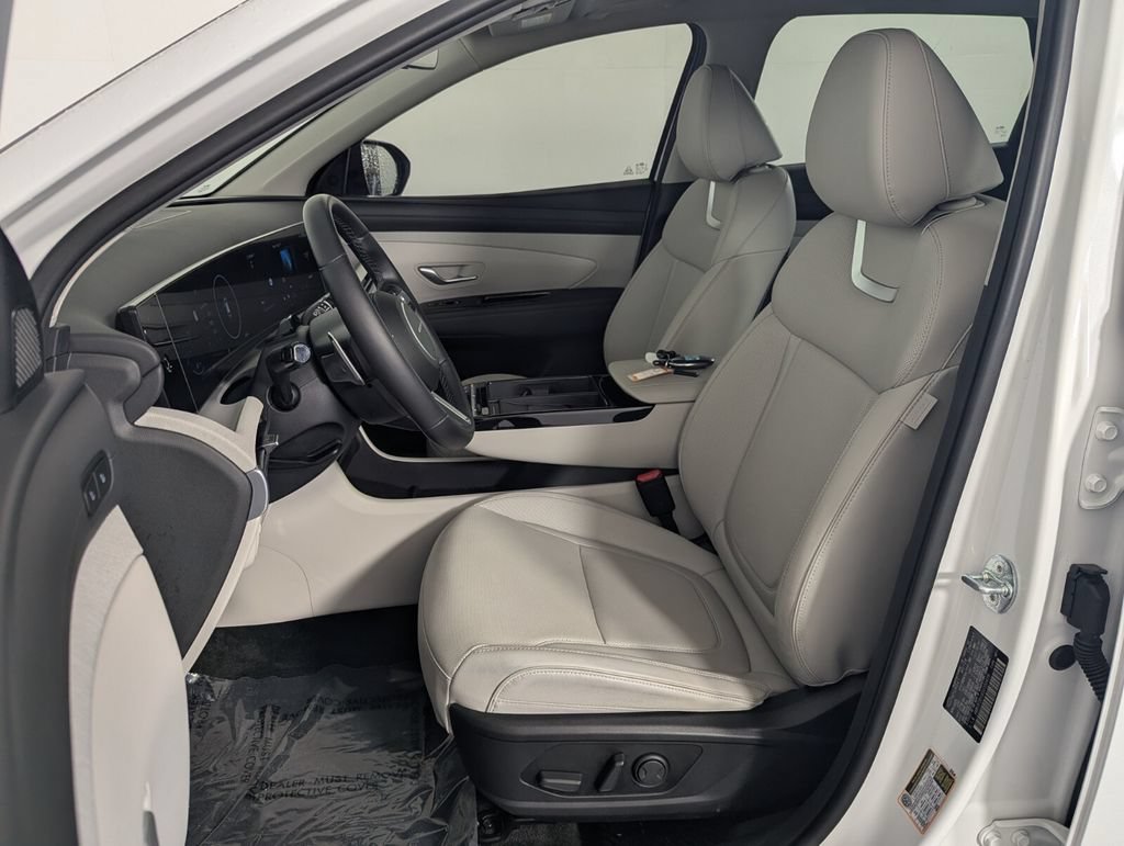 Certified 2025 Hyundai Tucson Limited AWD/4WD image 13