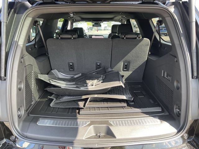 New 2026 Chevrolet Suburban RST w/ RST Capability Package AWD/4WD image 25