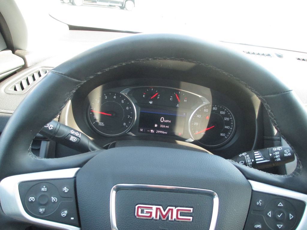 Used 2024 GMC Terrain SLT image 25