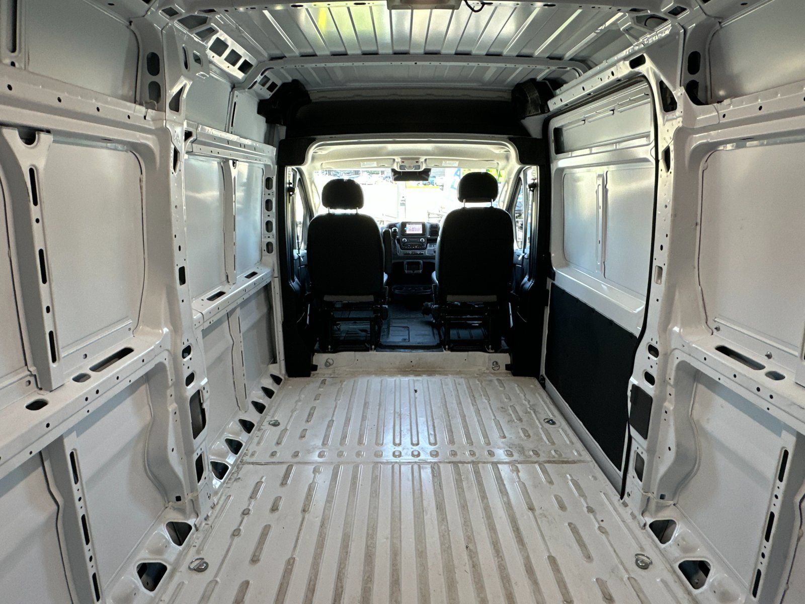 Used 2026 RAM ProMaster 2500 w/ Convenience Group FWD image 14