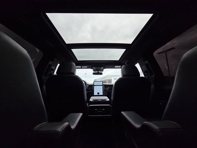 Used 2022 Ford Expedition Limited AWD/4WD image 39