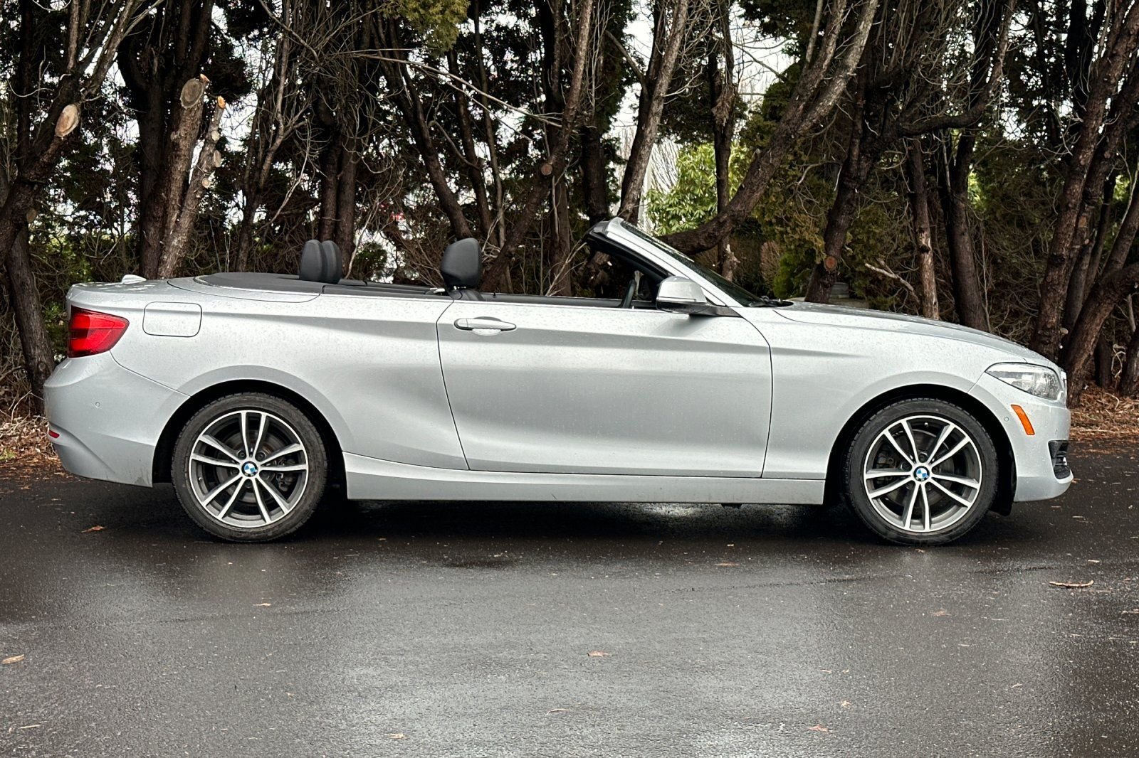 Used 2018 BMW 230i Convertible RWD image 3