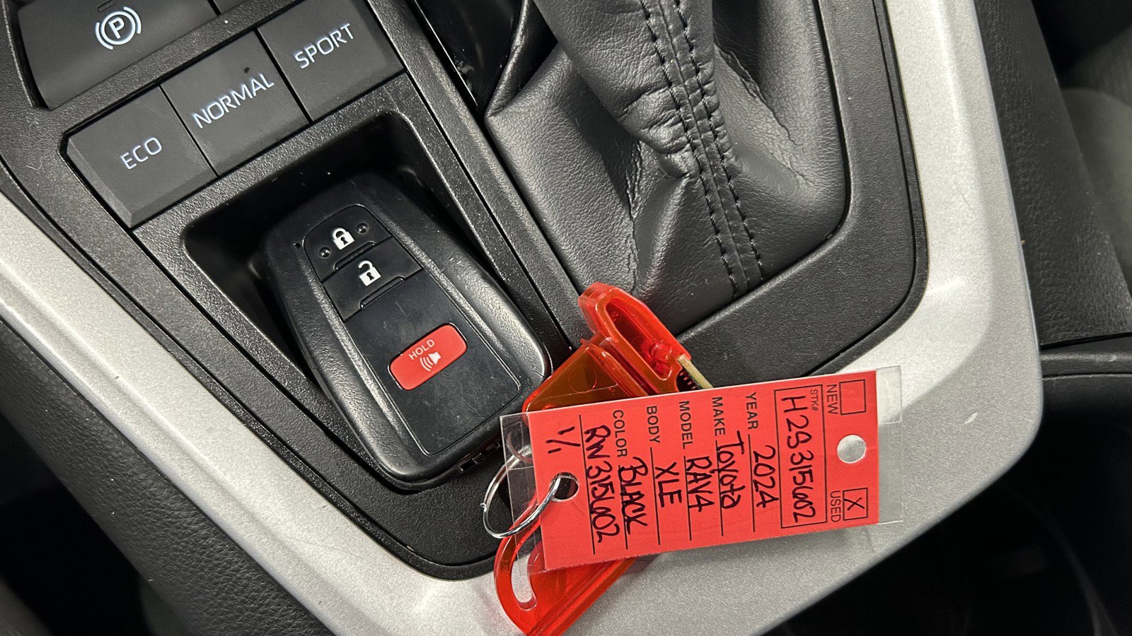 Used 2024 Toyota RAV4 XLE image 37