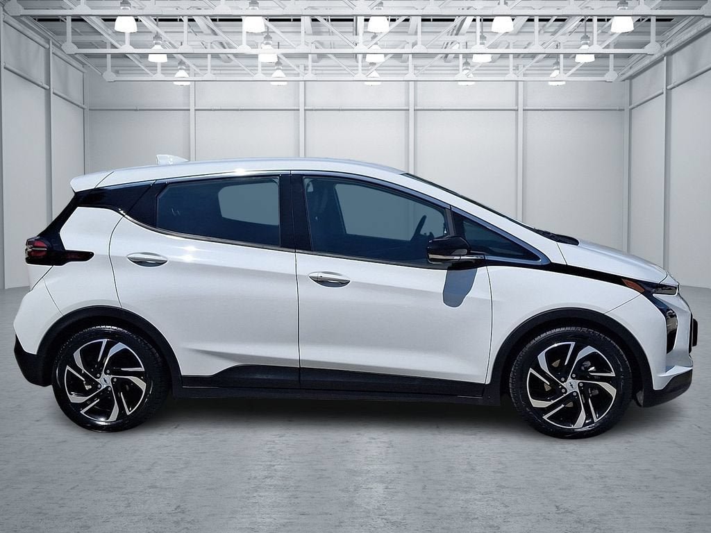 Certified 2023 Chevrolet Bolt LT w/ Infotainment Package FWD image 9
