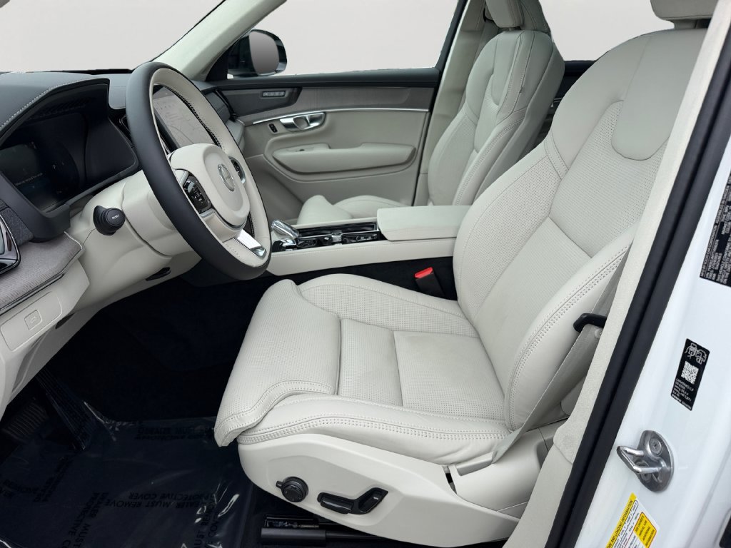 Used 2026 Volvo XC90 B6 Ultra w/ Lounge Package AWD/4WD image 16