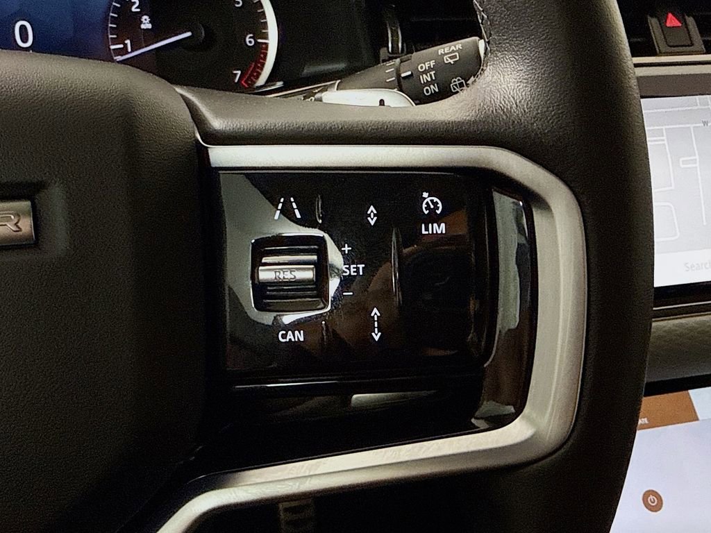 Used 2023 Land Rover Range Rover Evoque R-Dynamic S image 12