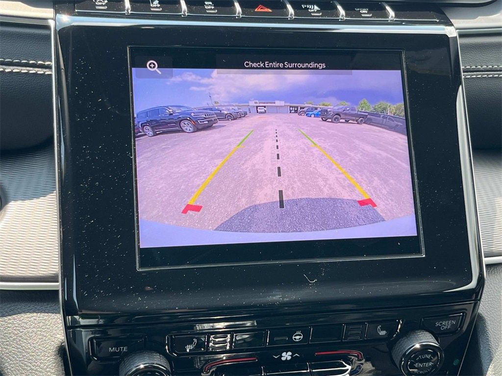 New 2025 Jeep Grand Cherokee Altitude image 26