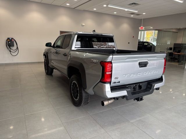 Used 2024 Toyota Tacoma TRD Off-Road image 2