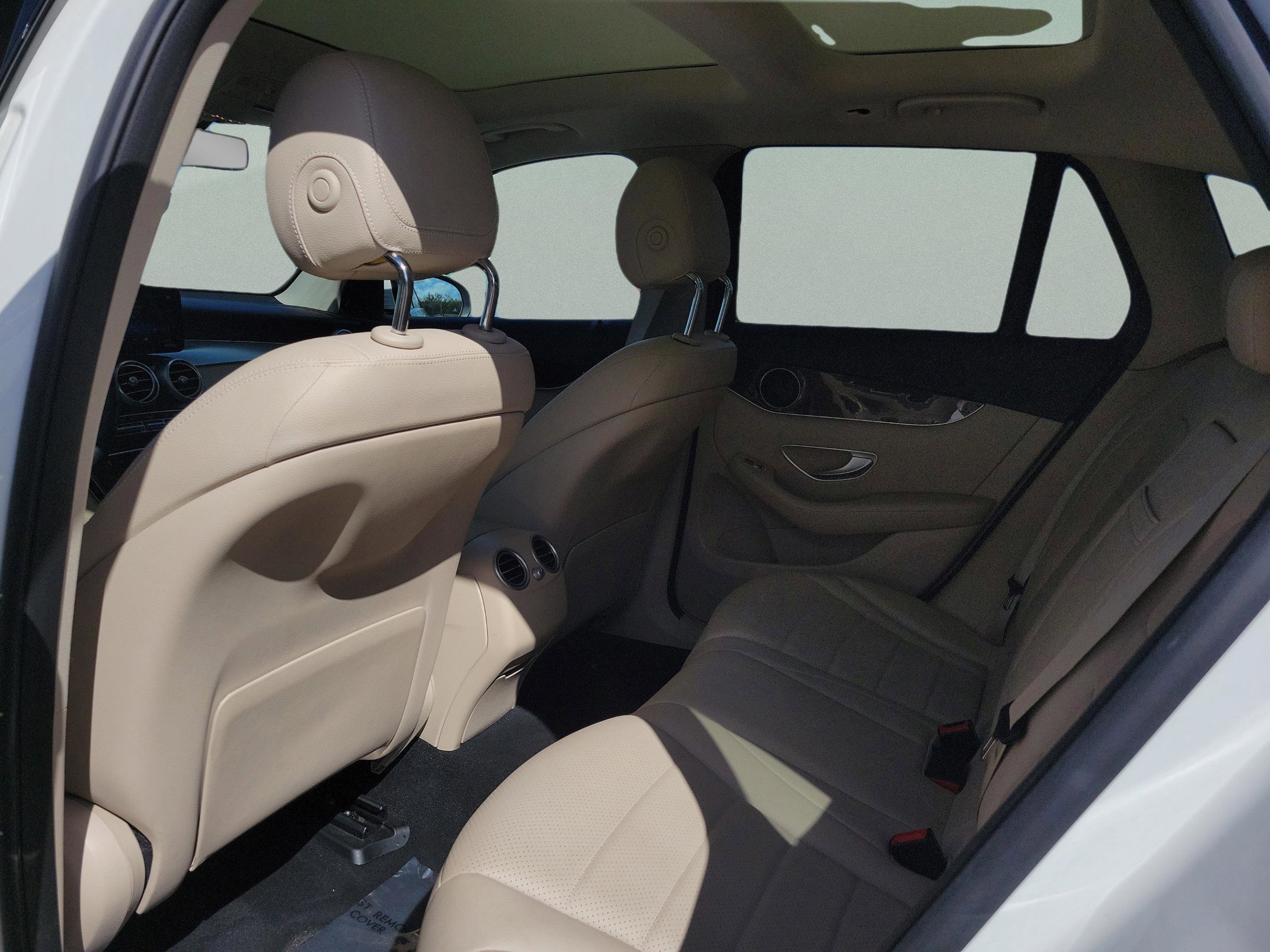 Certified 2022 Mercedes-Benz GLC 300 image 9