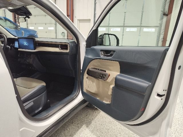 Certified 2025 Ford Maverick Lariat image 27