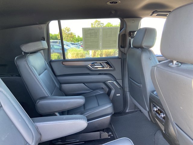 Used 2025 GMC Yukon XL Denali AWD/4WD image 21