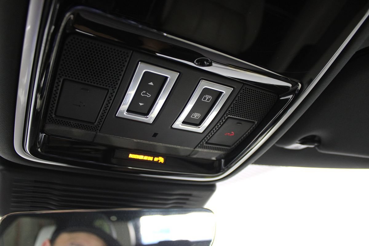 Used 2021 Land Rover Range Rover Velar R-Dynamic HSE AWD/4WD image 28