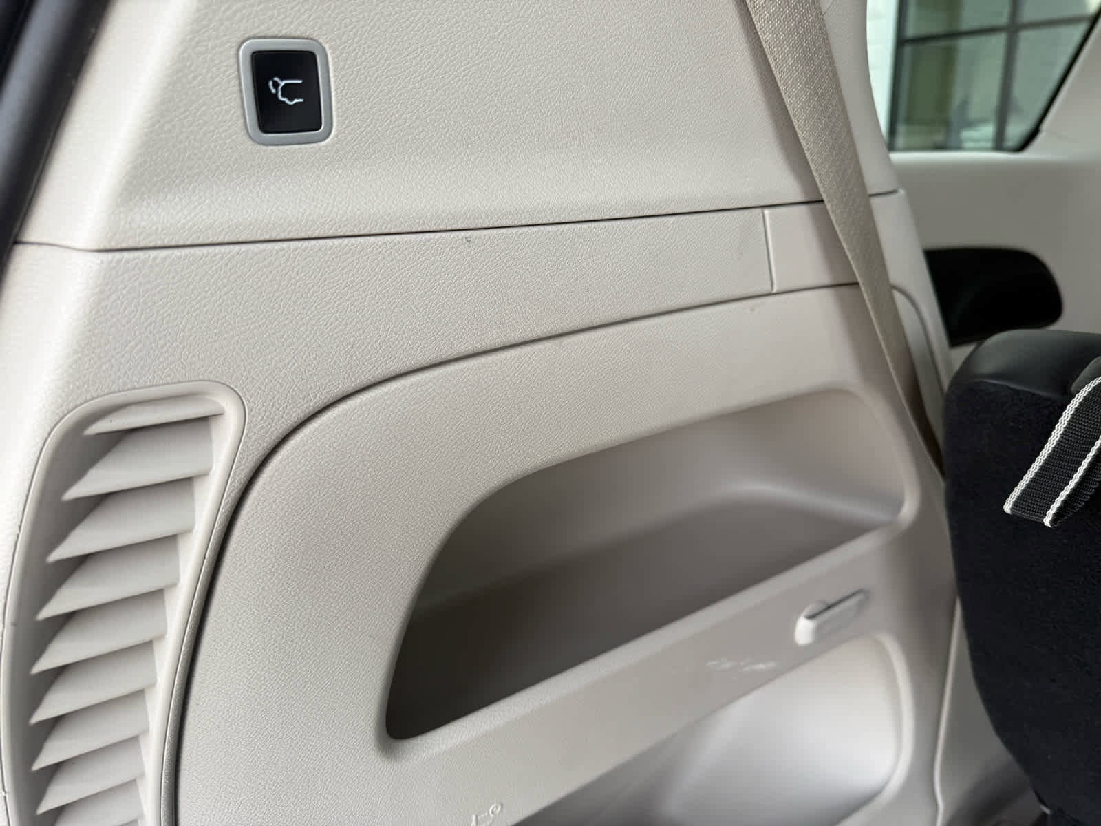 Used 2024 Chrysler Pacifica Touring-L image 34