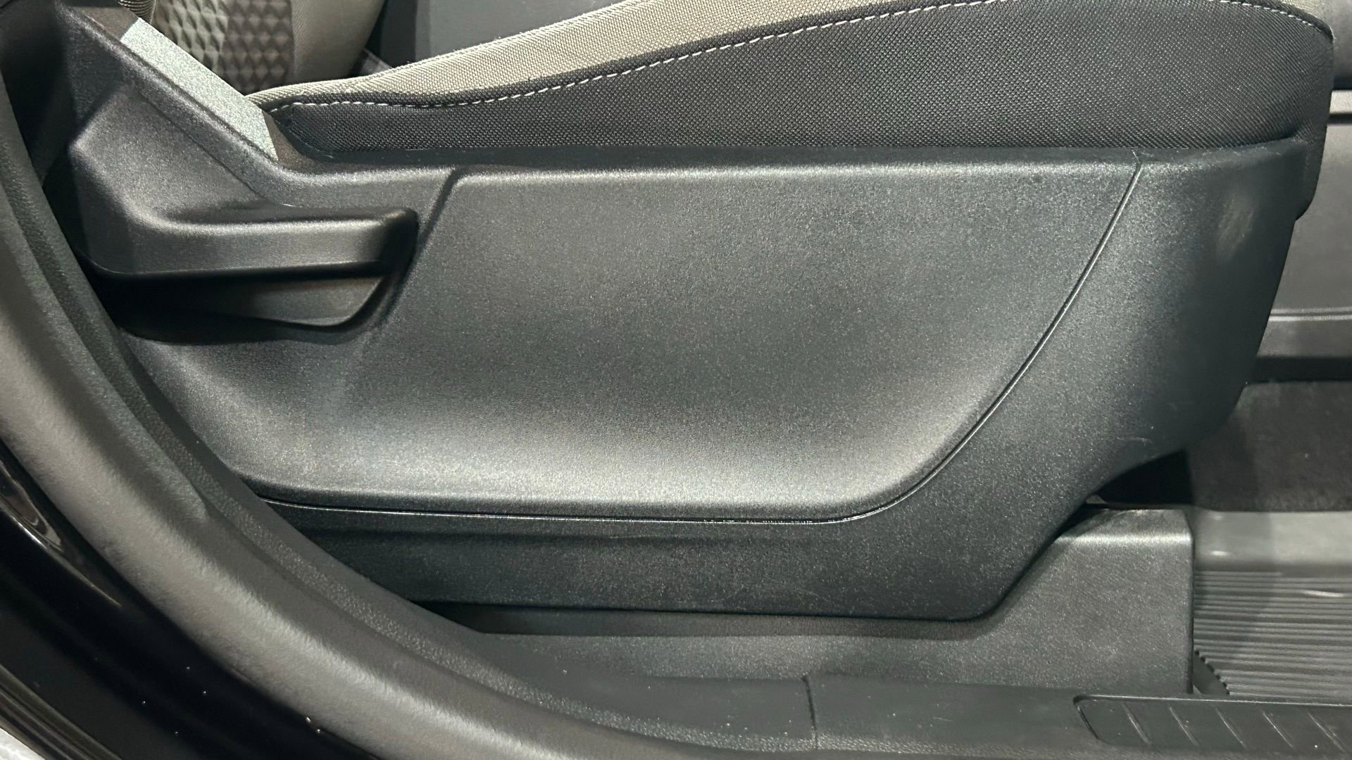 Used 2021 Ford Escape SE FWD image 44