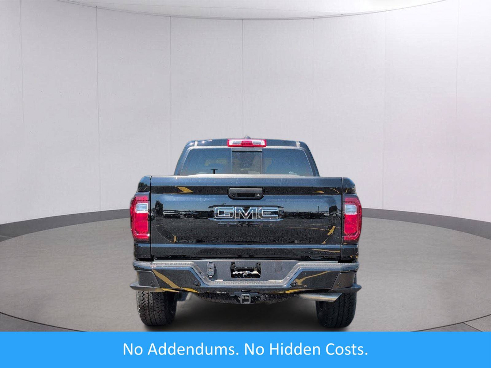 New 2026 GMC Canyon Denali w/ LPO, Black Badging Package AWD/4WD image 1