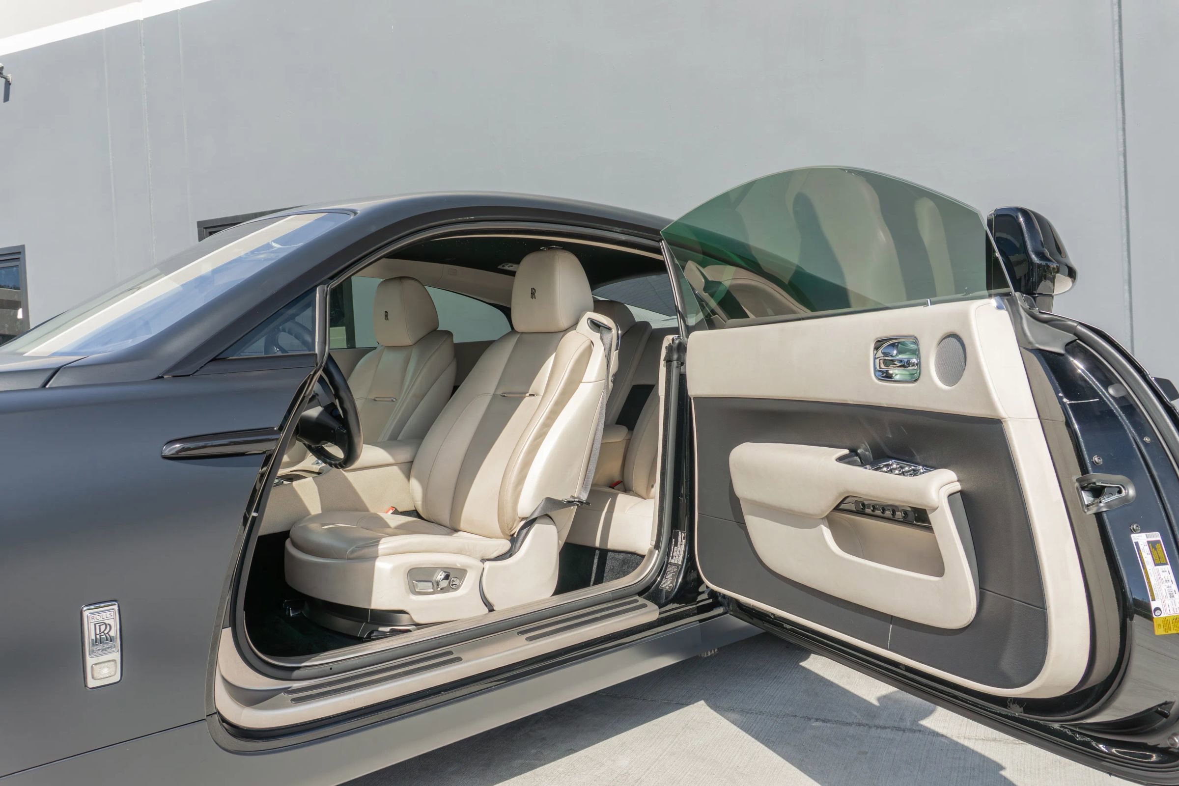 Used 2016 Rolls-Royce Wraith RWD image 50