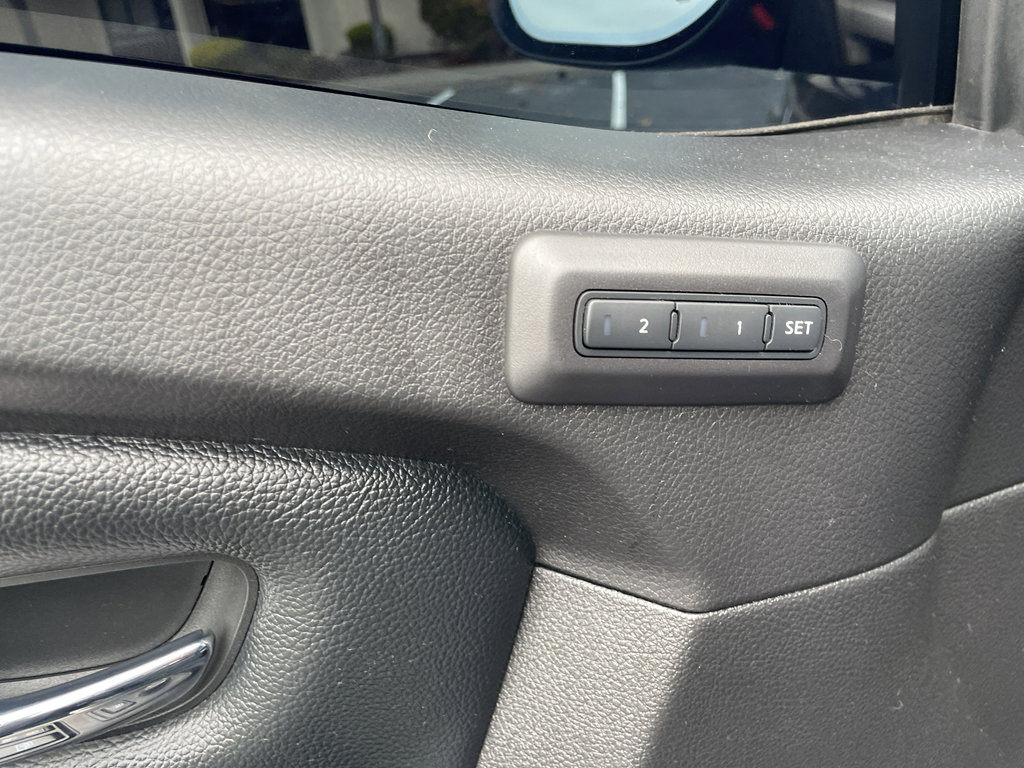 Used 2017 Nissan Titan SL image 22