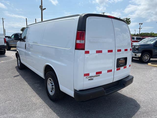 Used 2020 Chevrolet Express 2500 RWD image 7